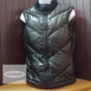 Old Navy Puffer Vest, Size M, 🖤